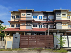 3 Storey House Port Klang